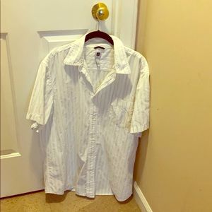 Men's Gap button up short sleeve shirt